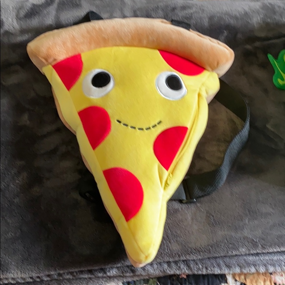 Yummy World pizza backpack